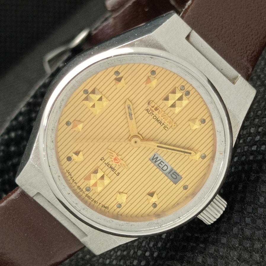Vintage 1983 Citizen Automatic Womans Silver Watch WDaydate  Gold Accents
